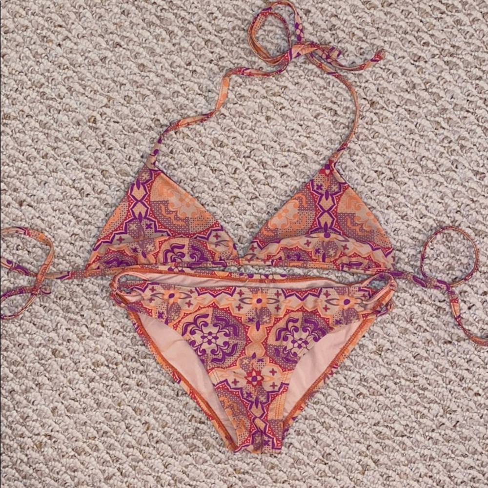 Roxy Swimsuit Set